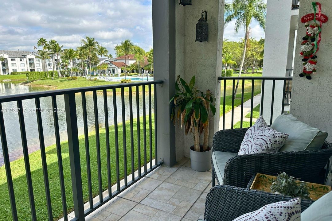 For Rent: $3,150 (3 beds, 2 baths, 1177 Square Feet)