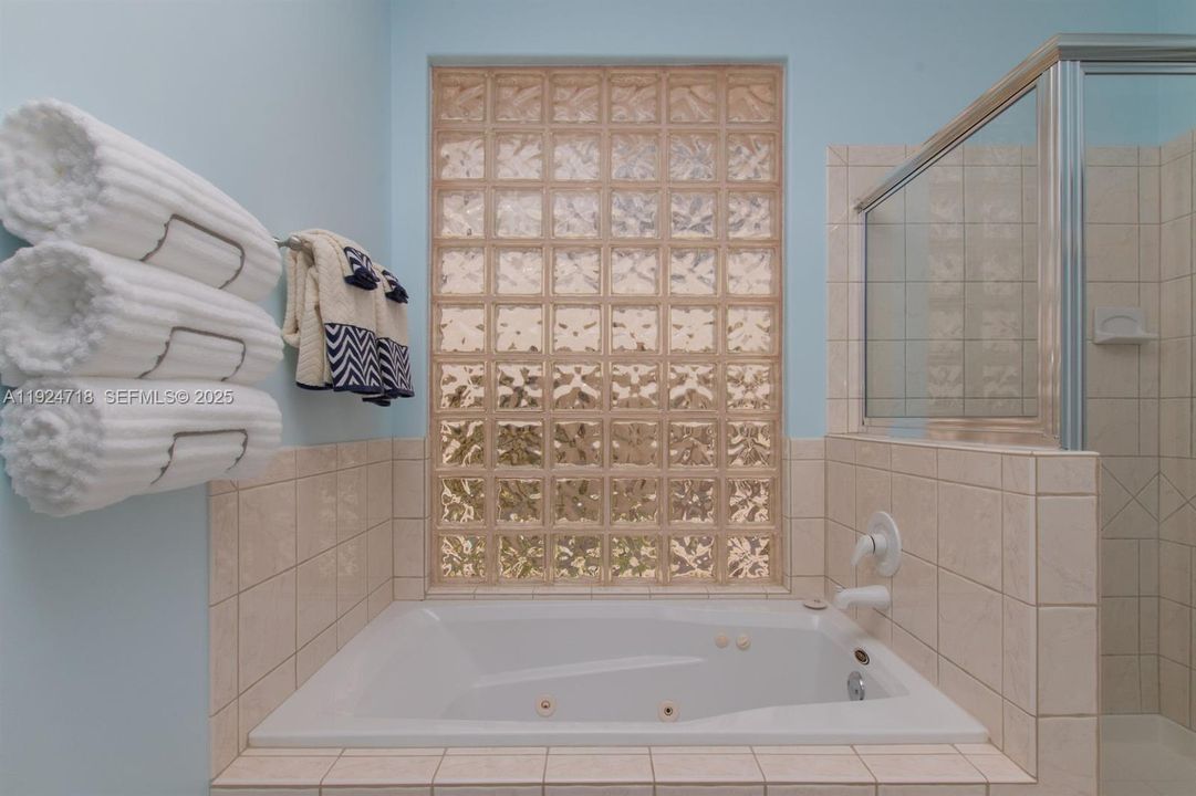 En Venta: $1,948,000 (0 camas, 0 baños, 2528 Pies cuadrados)