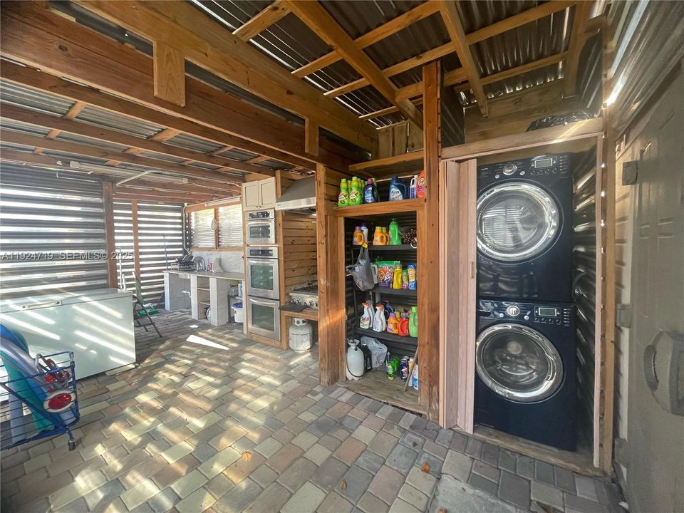 For Sale: $740,000 (3 beds, 2 baths, 1050 Square Feet)