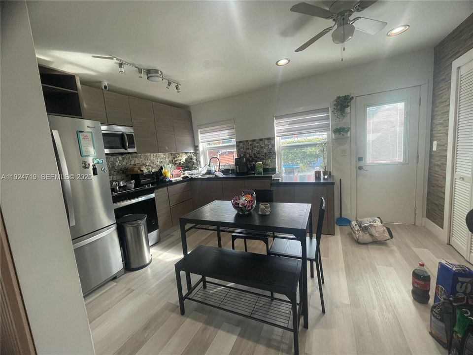 For Sale: $740,000 (3 beds, 2 baths, 1050 Square Feet)