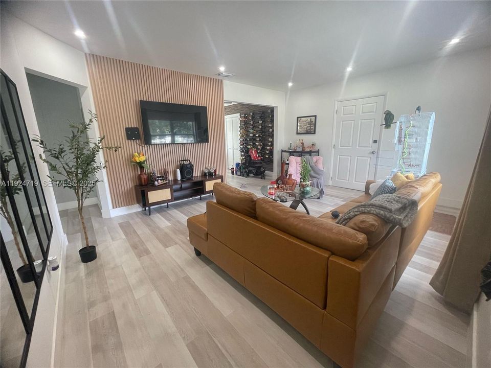 For Sale: $740,000 (3 beds, 2 baths, 1050 Square Feet)