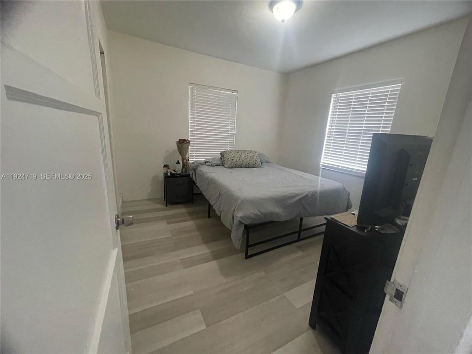 For Sale: $740,000 (3 beds, 2 baths, 1050 Square Feet)