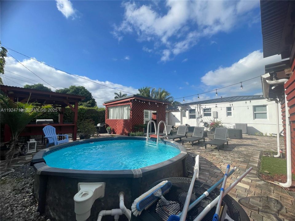 For Sale: $740,000 (3 beds, 2 baths, 1050 Square Feet)