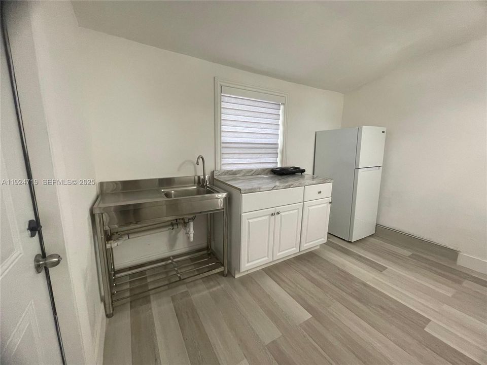 For Sale: $740,000 (3 beds, 2 baths, 1050 Square Feet)