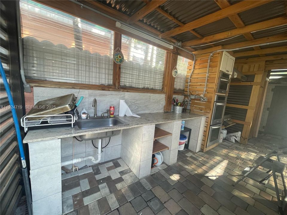 For Sale: $740,000 (3 beds, 2 baths, 1050 Square Feet)