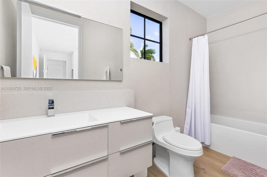 For Rent: $39,000 (5 beds, 4 baths, 4588 Square Feet)