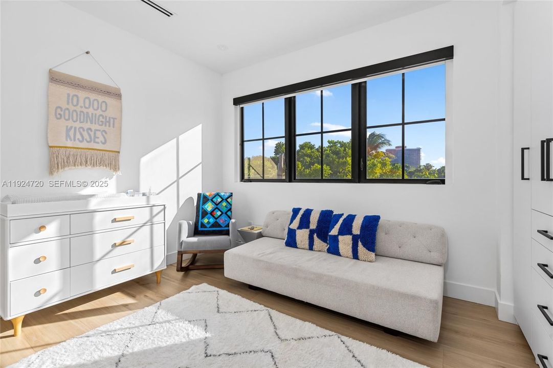 For Rent: $39,000 (5 beds, 4 baths, 4588 Square Feet)