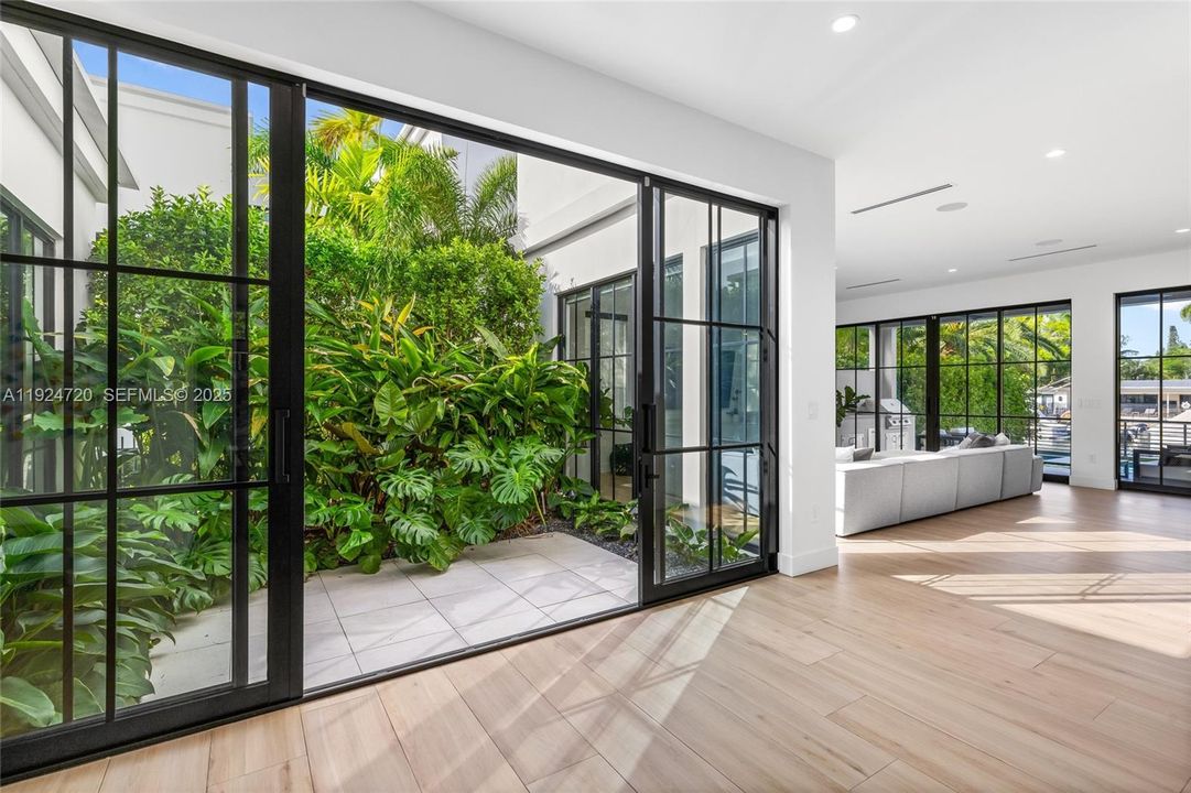 For Rent: $39,000 (5 beds, 4 baths, 4588 Square Feet)