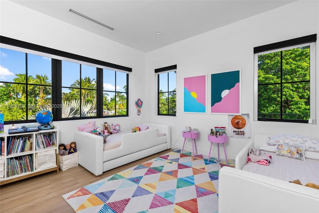 For Rent: $39,000 (5 beds, 4 baths, 4588 Square Feet)