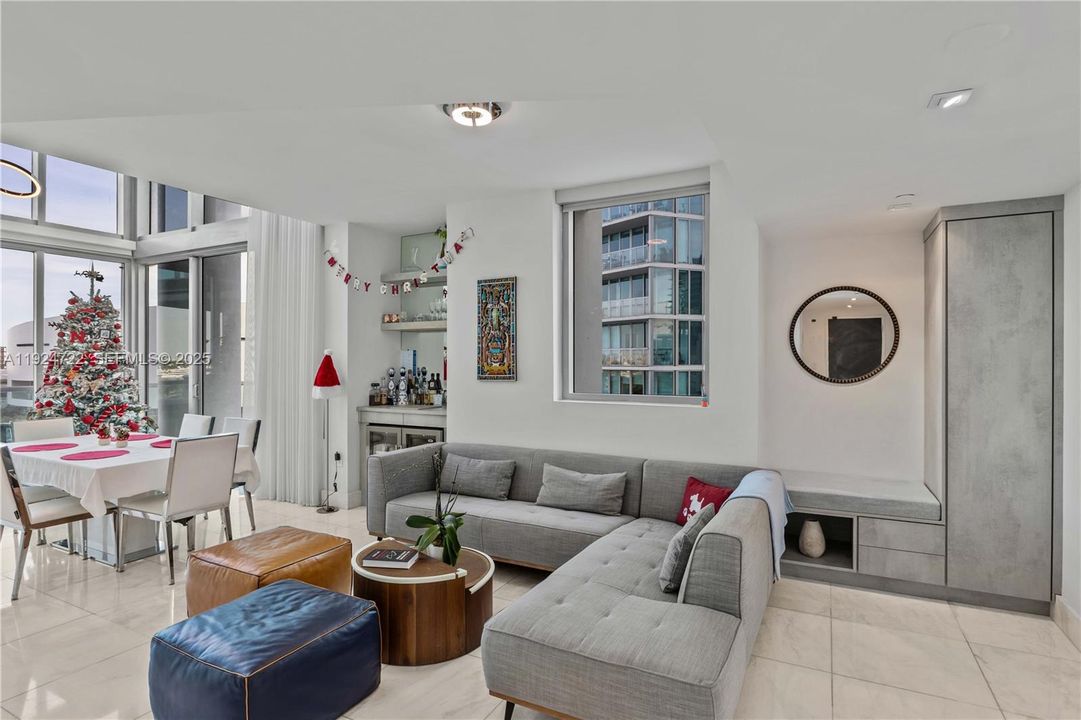 For Rent: $8,250 (2 beds, 3 baths, 1849 Square Feet)