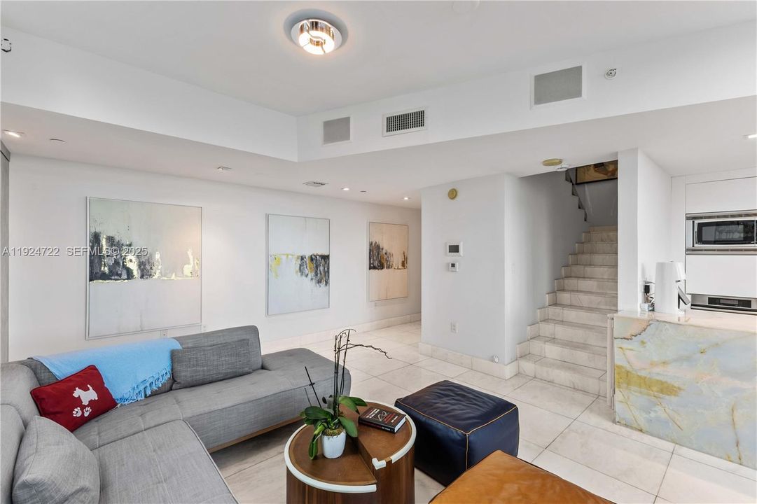 For Rent: $8,250 (2 beds, 3 baths, 1849 Square Feet)