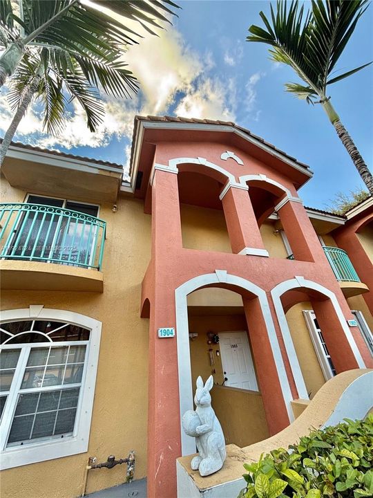 For Rent: $2,800 (2 beds, 2 baths, 1260 Square Feet)