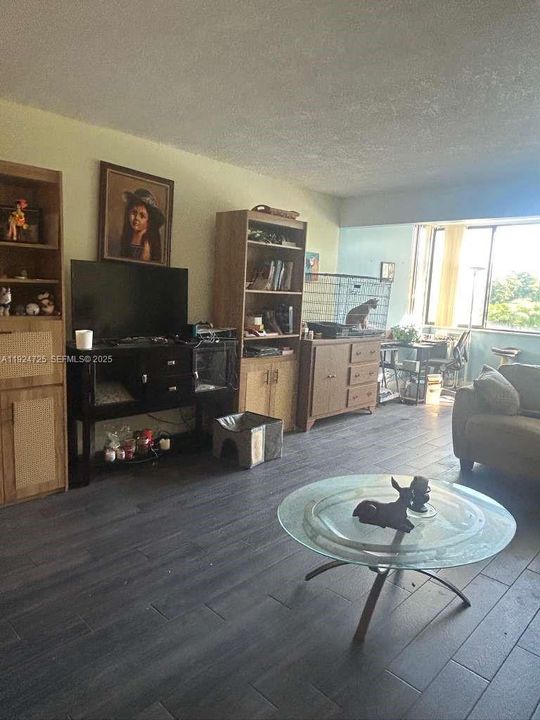 For Sale: $175,000 (2 beds, 2 baths, 1350 Square Feet)