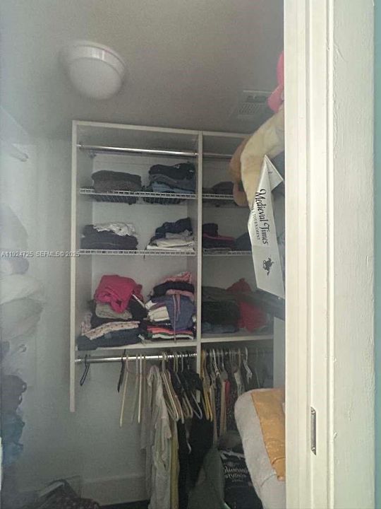 For Sale: $175,000 (2 beds, 2 baths, 1350 Square Feet)