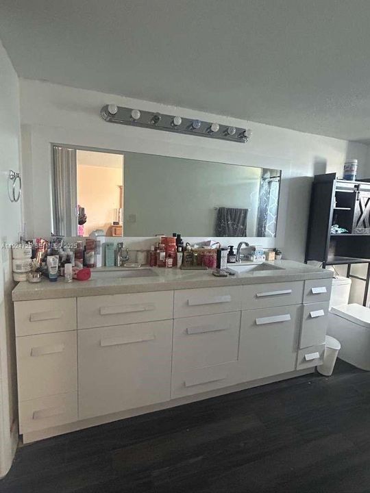 For Sale: $175,000 (2 beds, 2 baths, 1350 Square Feet)