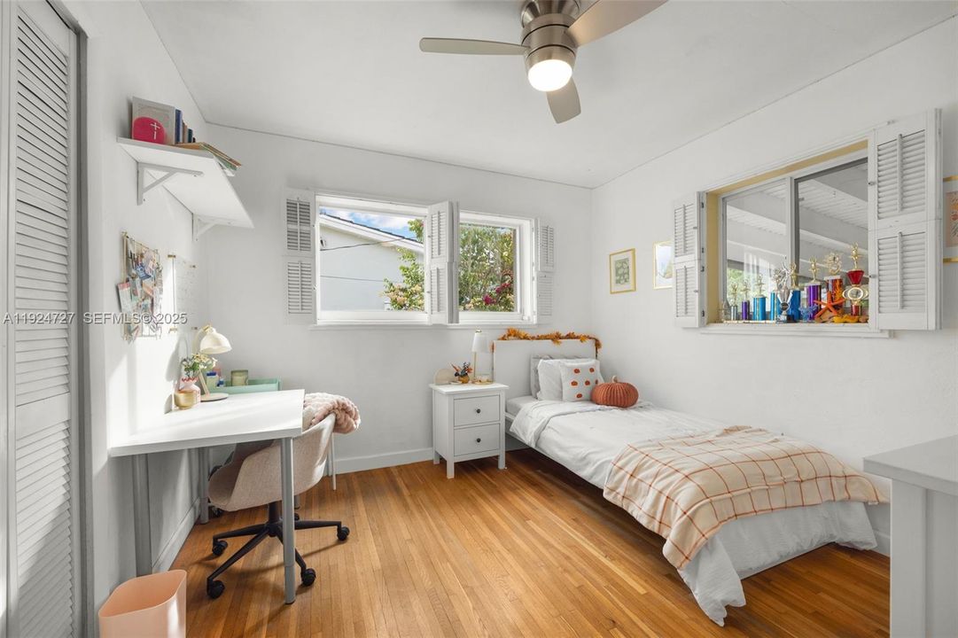 For Sale: $715,000 (3 beds, 2 baths, 1410 Square Feet)