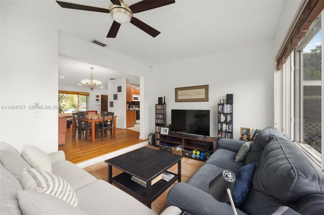 For Sale: $715,000 (3 beds, 2 baths, 1410 Square Feet)