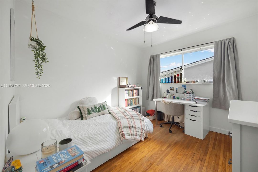 For Sale: $715,000 (3 beds, 2 baths, 1410 Square Feet)