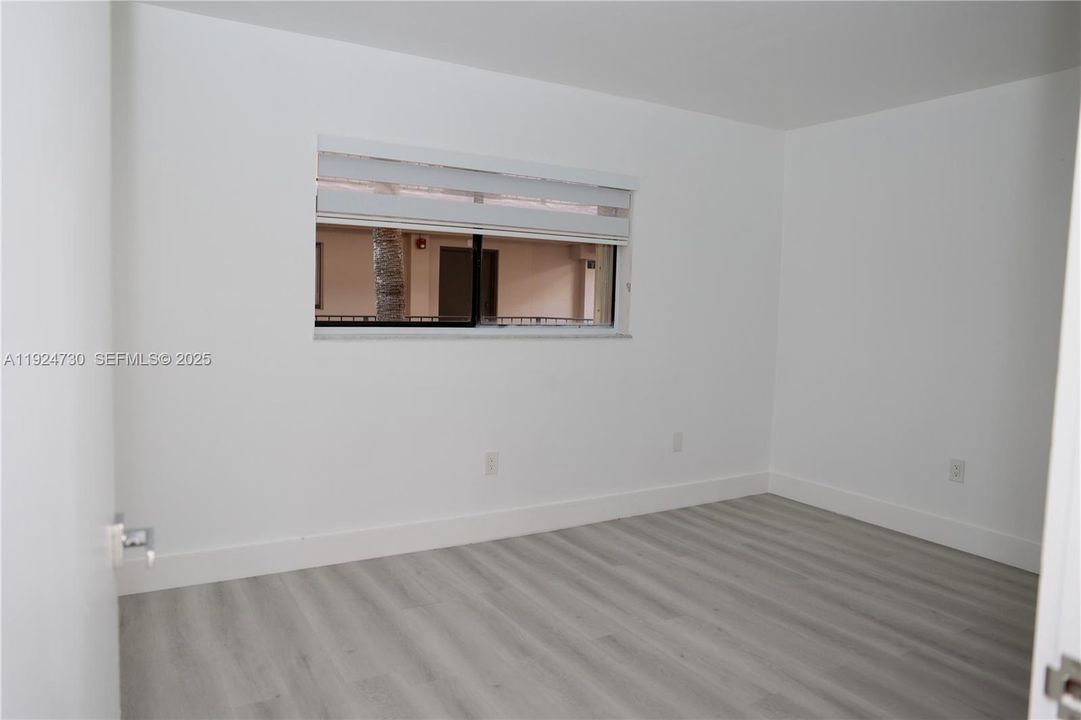 For Rent: $2,600 (2 beds, 2 baths, 965 Square Feet)