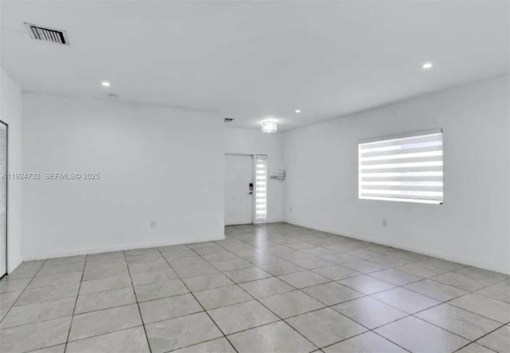 For Rent: $3,600 (3 beds, 2 baths, 1838 Square Feet)