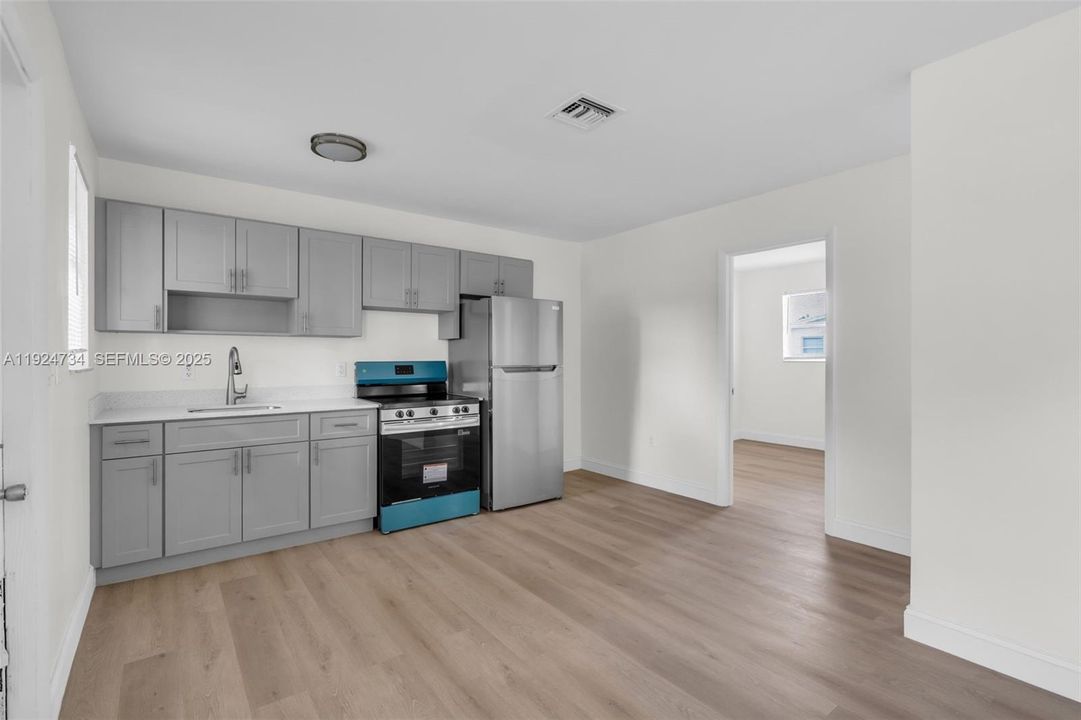 В аренду: $2,500 (3 спален, 1 ванн, 1325 Квадратных фут)