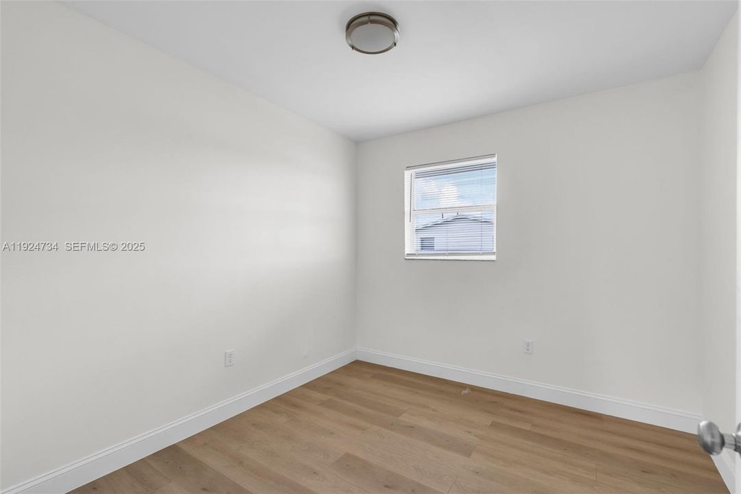 В аренду: $2,500 (3 спален, 1 ванн, 1325 Квадратных фут)