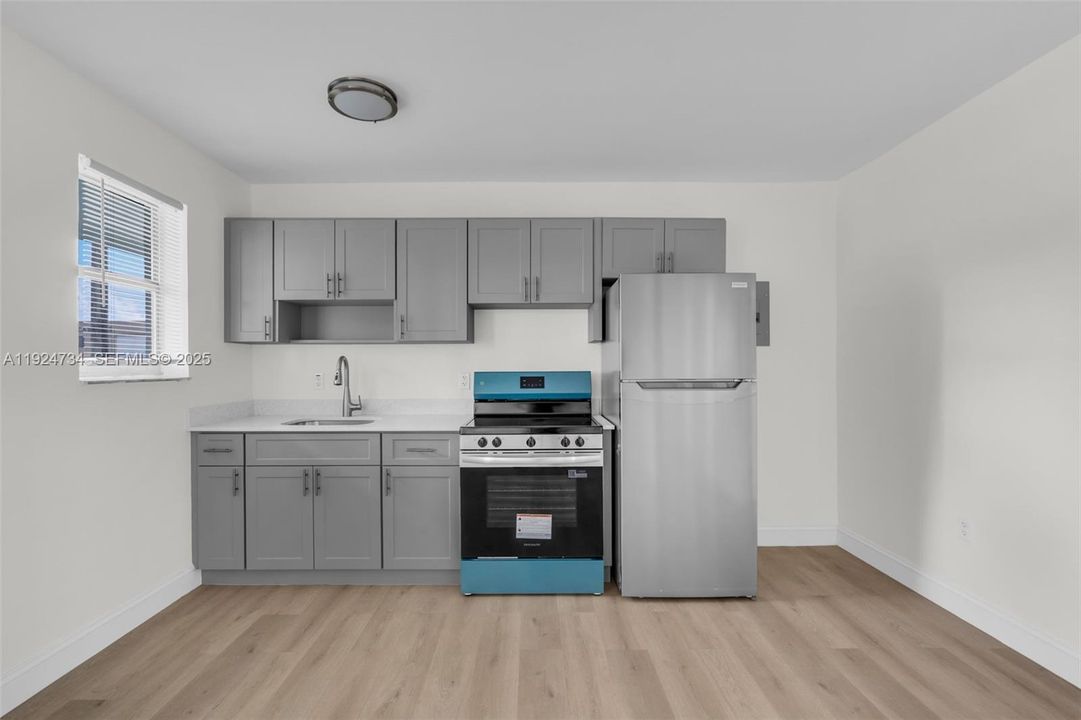 В аренду: $2,500 (3 спален, 1 ванн, 1325 Квадратных фут)