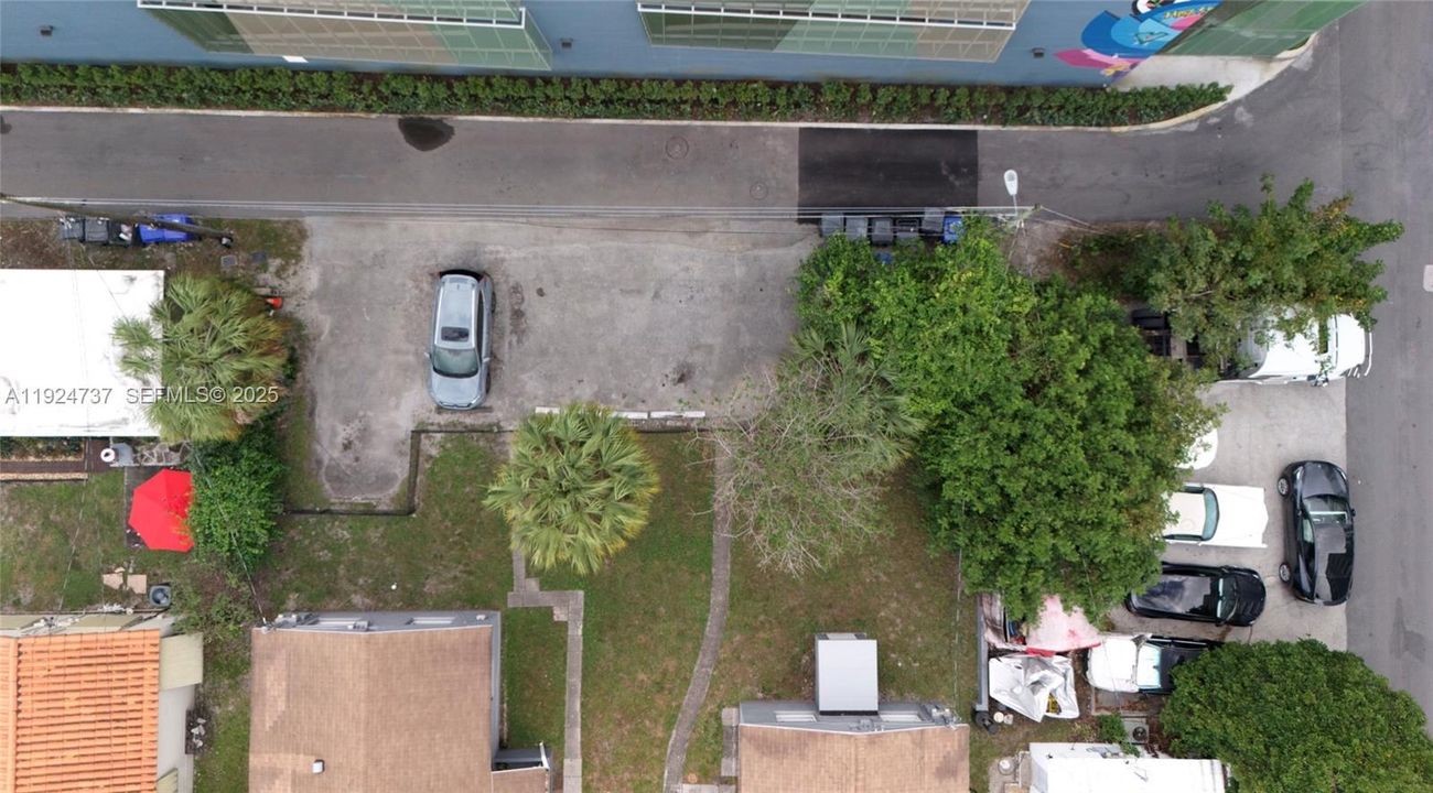 For Sale: $725,000 (0 beds, 0 baths, 1370 Square Feet)