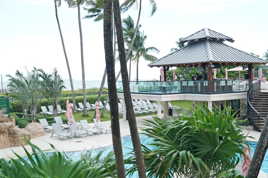 待售: $500,000 (1 贝兹, 1 浴室, 750 平方英尺)