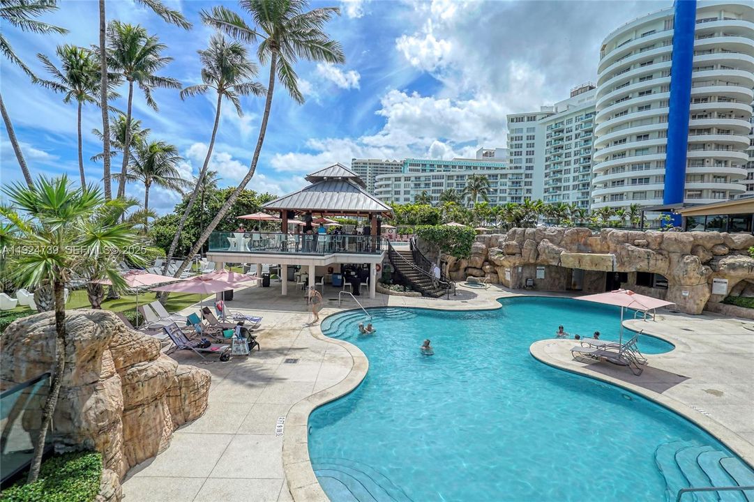 待售: $500,000 (1 贝兹, 1 浴室, 750 平方英尺)