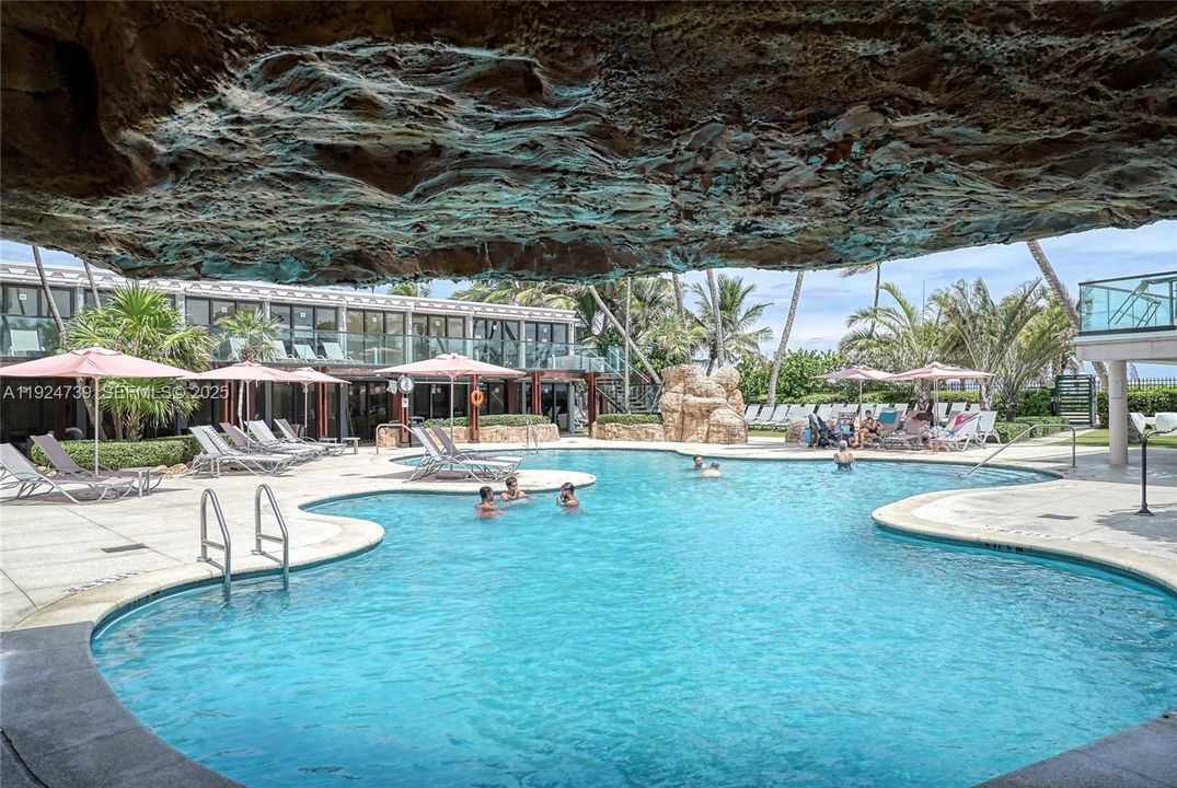 待售: $500,000 (1 贝兹, 1 浴室, 750 平方英尺)