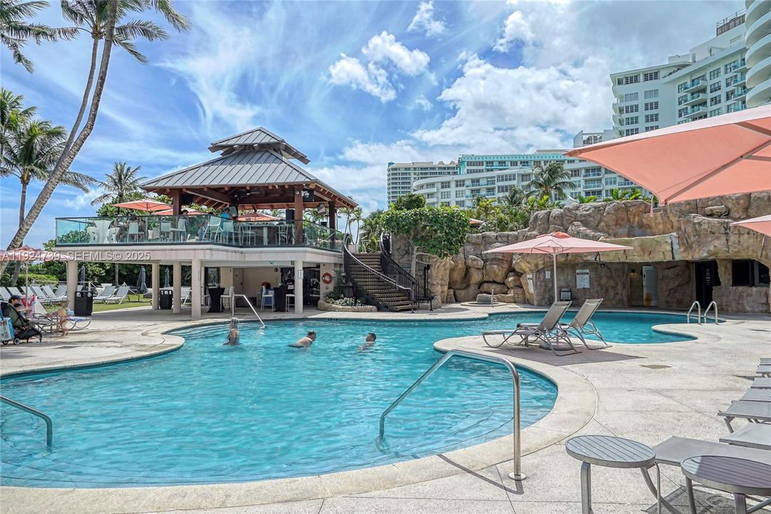 待售: $500,000 (1 贝兹, 1 浴室, 750 平方英尺)