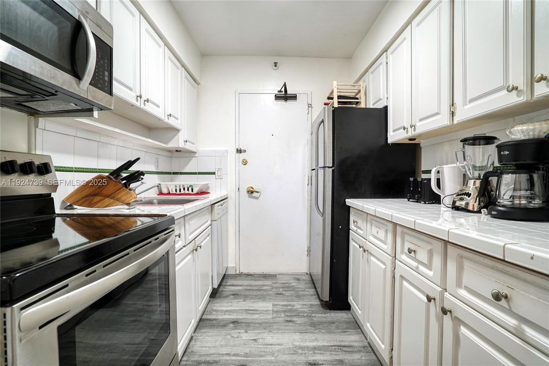 待售: $500,000 (1 贝兹, 1 浴室, 750 平方英尺)