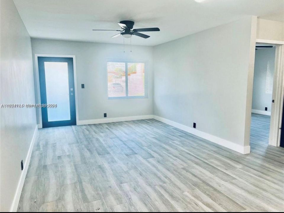 В аренду: $4,300 (3 спален, 2 ванн, 1723 Квадратных фут)