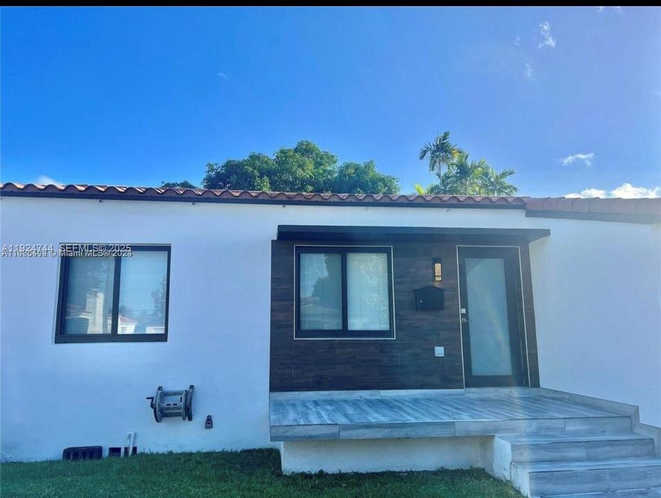 В аренду: $4,300 (3 спален, 2 ванн, 1723 Квадратных фут)