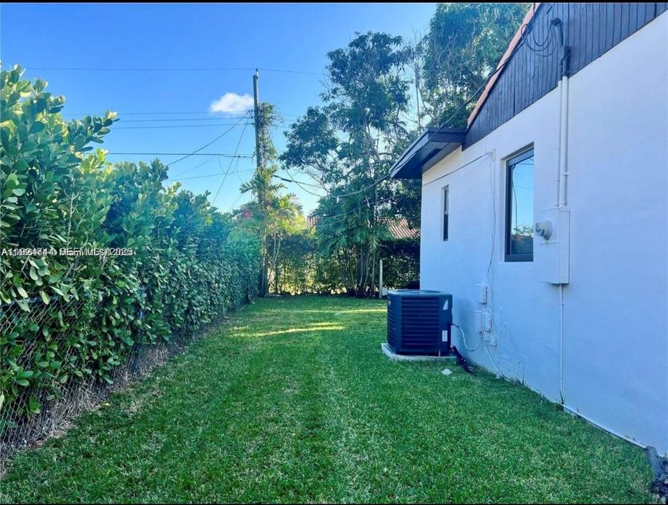 В аренду: $4,300 (3 спален, 2 ванн, 1723 Квадратных фут)