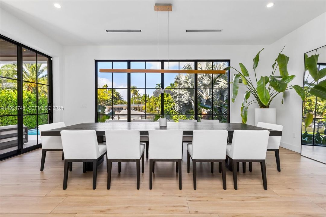 For Rent: $34,500 (5 beds, 4 baths, 4588 Square Feet)