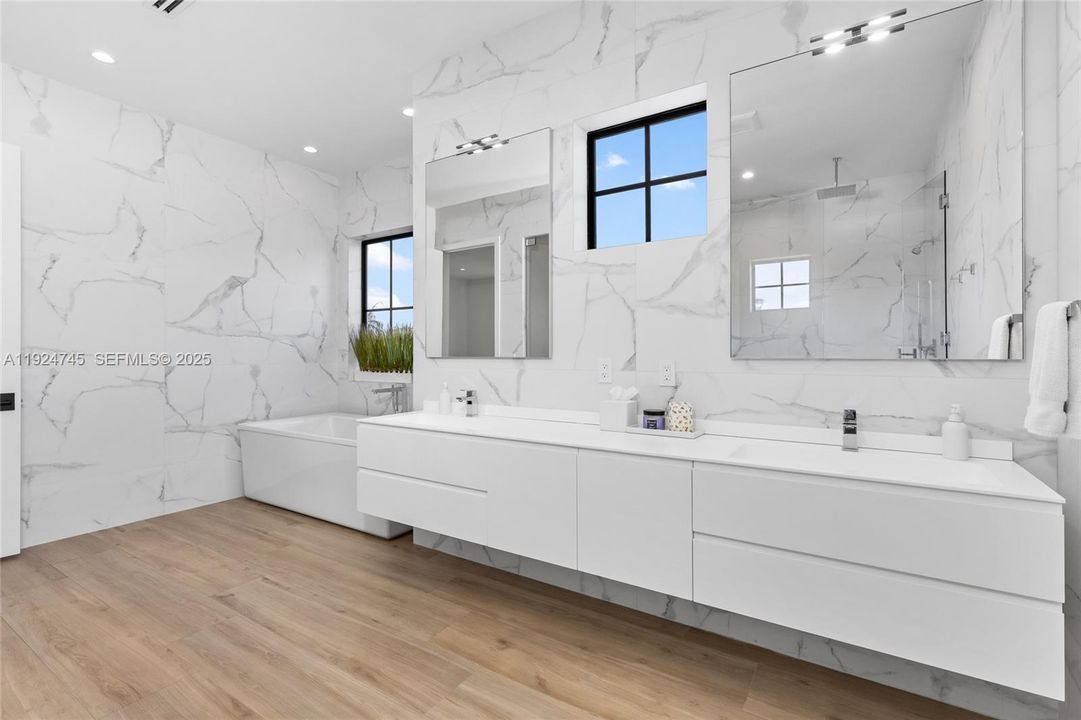 For Rent: $34,500 (5 beds, 4 baths, 4588 Square Feet)