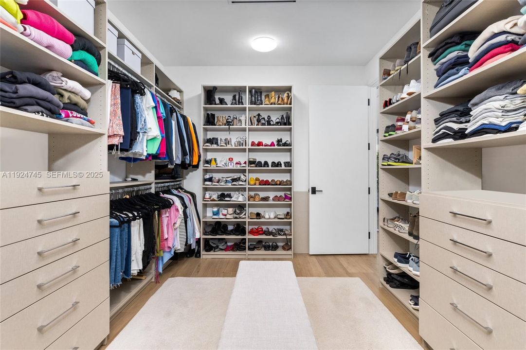 For Rent: $34,500 (5 beds, 4 baths, 4588 Square Feet)