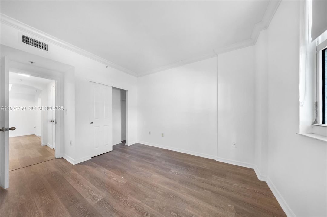 For Rent: $3,450 (2 beds, 2 baths, 997 Square Feet)