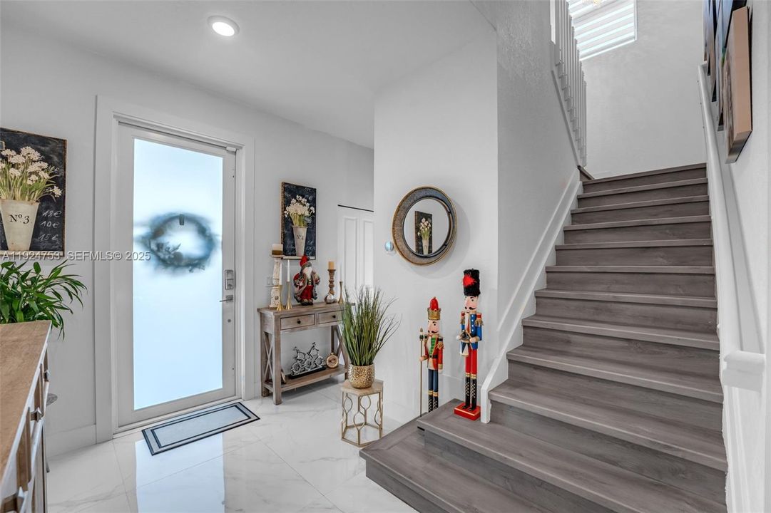 For Sale: $1,050,000 (4 beds, 3 baths, 2204 Square Feet)