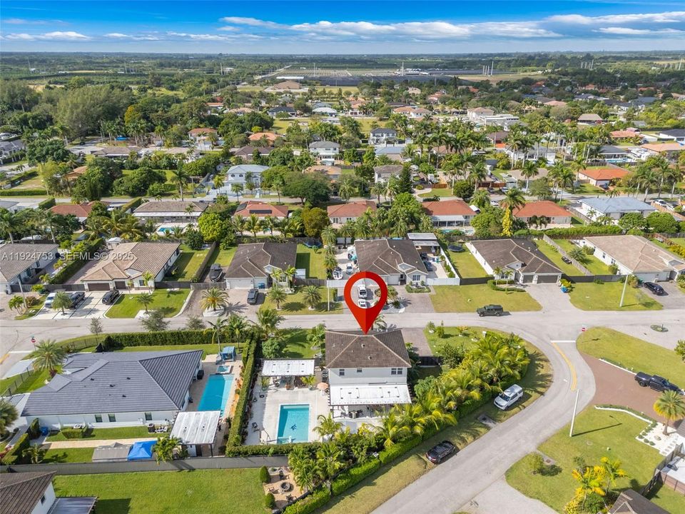 For Sale: $1,050,000 (4 beds, 3 baths, 2204 Square Feet)