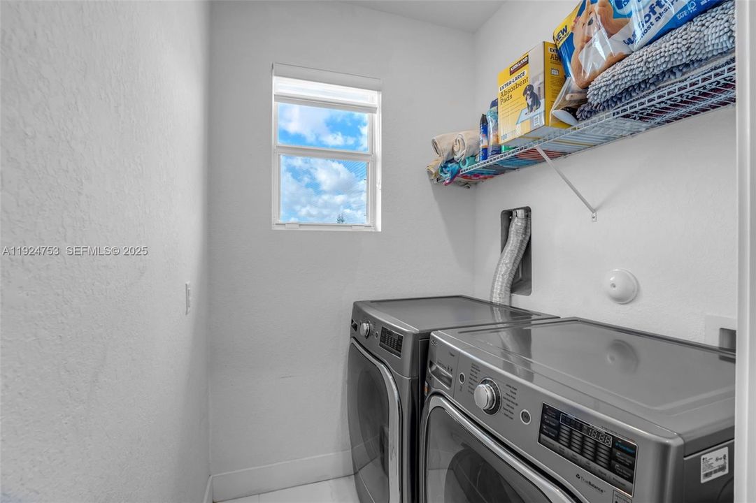 For Sale: $1,050,000 (4 beds, 3 baths, 2204 Square Feet)