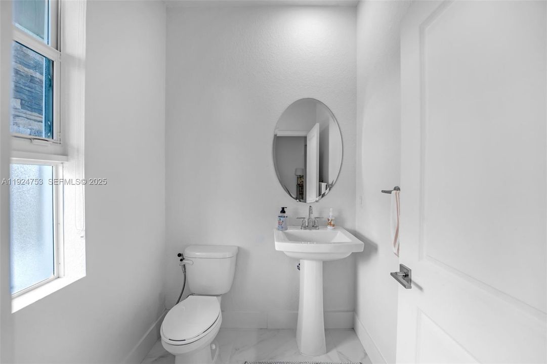 For Sale: $1,050,000 (4 beds, 3 baths, 2204 Square Feet)