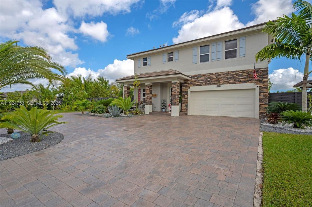 For Sale: $1,050,000 (4 beds, 3 baths, 2204 Square Feet)