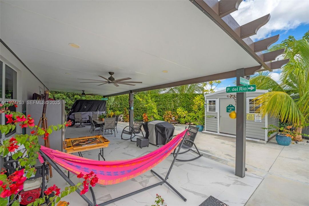 For Sale: $1,050,000 (4 beds, 3 baths, 2204 Square Feet)