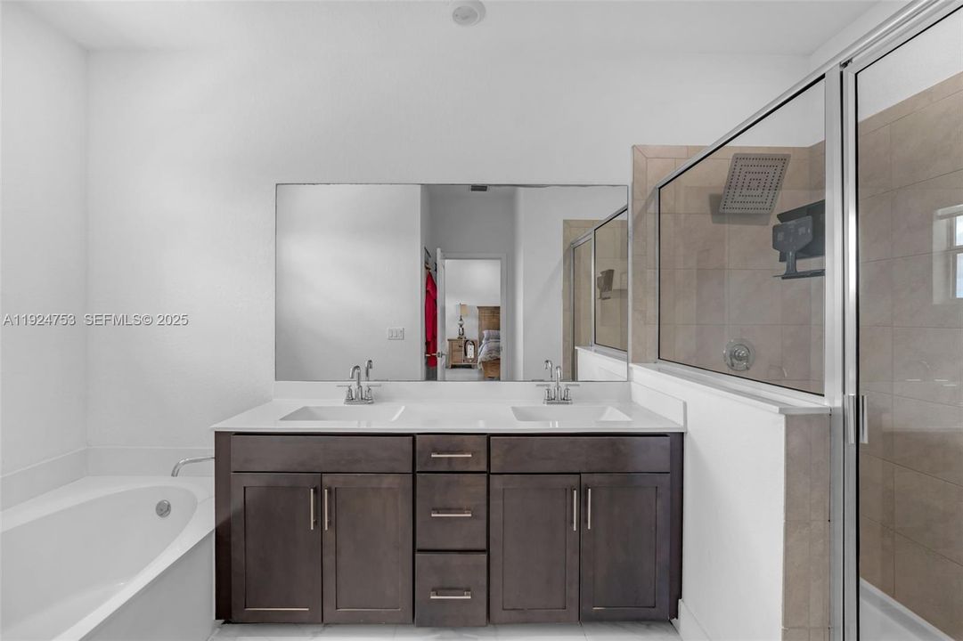 For Sale: $1,050,000 (4 beds, 3 baths, 2204 Square Feet)