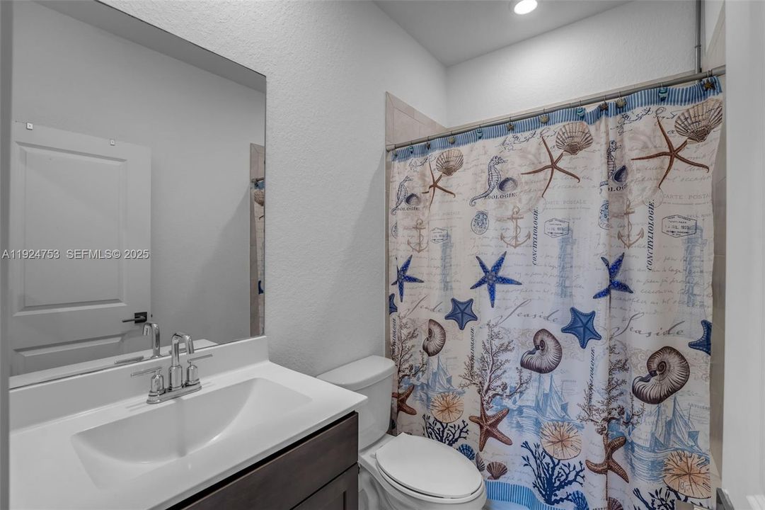 For Sale: $1,050,000 (4 beds, 3 baths, 2204 Square Feet)