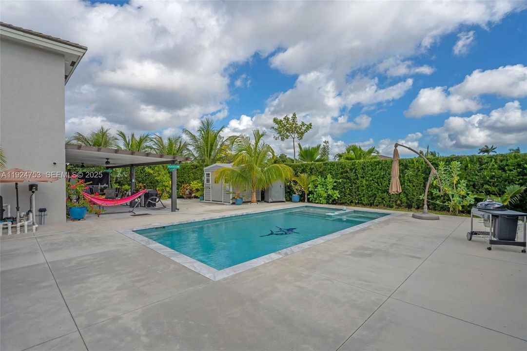 For Sale: $1,050,000 (4 beds, 3 baths, 2204 Square Feet)