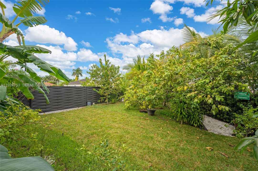 For Sale: $1,050,000 (4 beds, 3 baths, 2204 Square Feet)